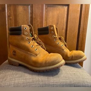 Size 8 women’s timberland boots